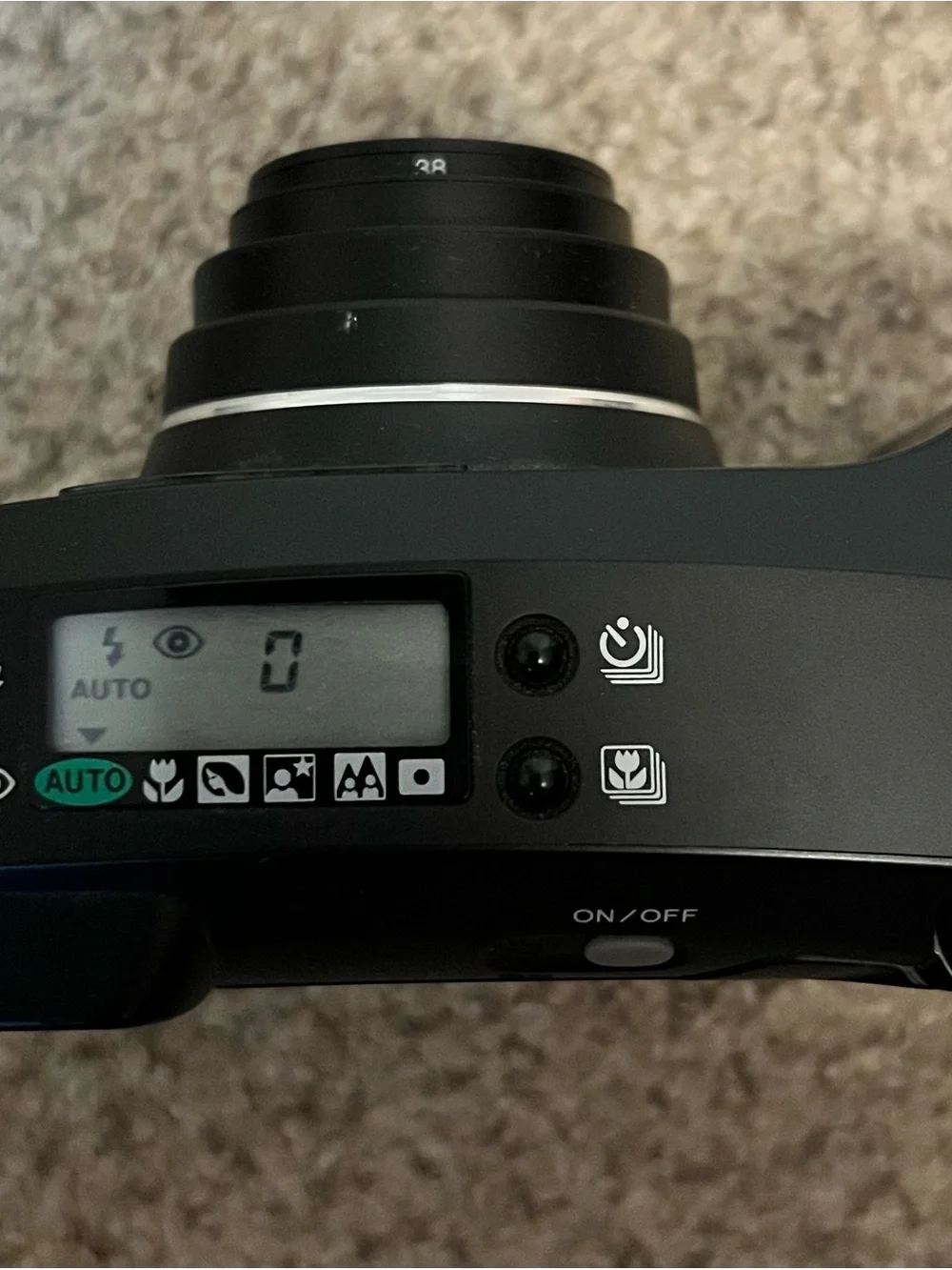 Minolta Freedom Zoom 135EX 35mm Film Camera — Black